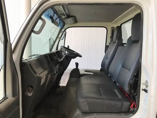 いすゞ エルフ TPG-NKR85AD(2WD)の写真42