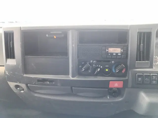 いすゞ エルフ TPG-NKR85AD(2WD)の写真48