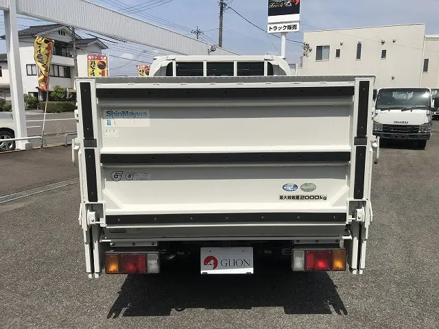 いすゞ エルフ SKG-NJR85A(2WD)の写真5