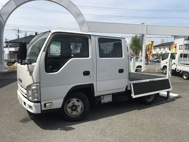 いすゞ エルフ SKG-NJR85A(2WD)の写真9