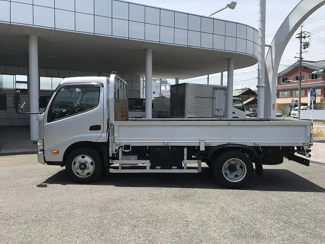 日野 デュトロ 2RG-XZU645M(2WD)の写真7