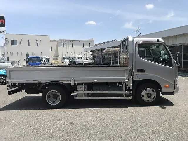 日野 デュトロ 2RG-XZU645M(2WD)の写真8