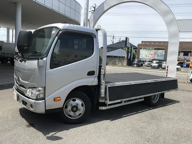 日野 デュトロ 2RG-XZU645M(2WD)の写真9
