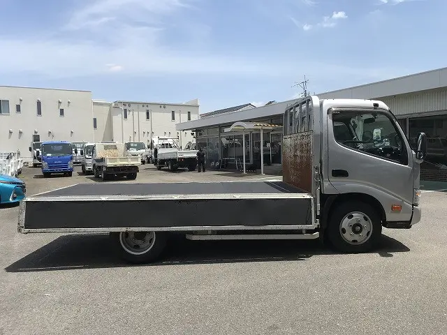 日野 デュトロ 2RG-XZU645M(2WD)の写真15