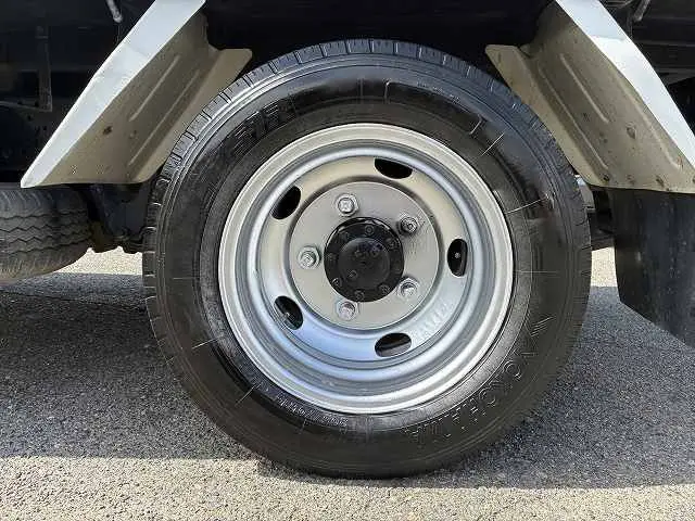 いすゞ エルフ TPG-NJR85AN(2WD)の写真32