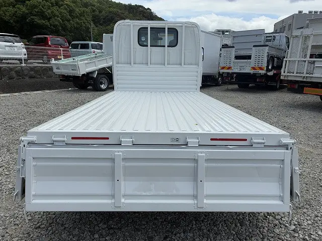 いすゞ エルフ TRG-NHR85A(2WD)の写真14