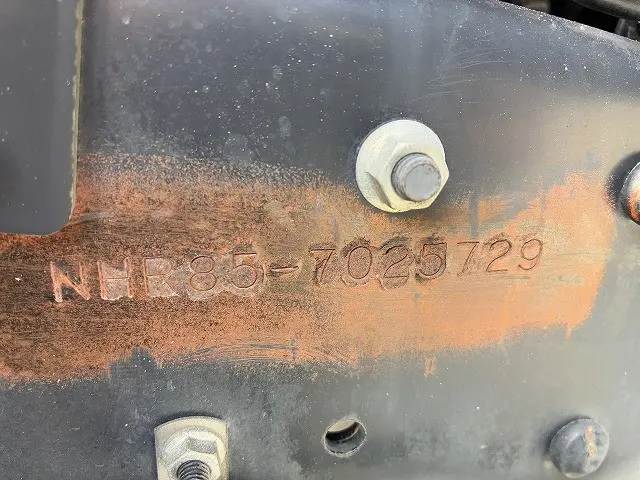 いすゞ エルフ TRG-NHR85A(2WD)の写真28