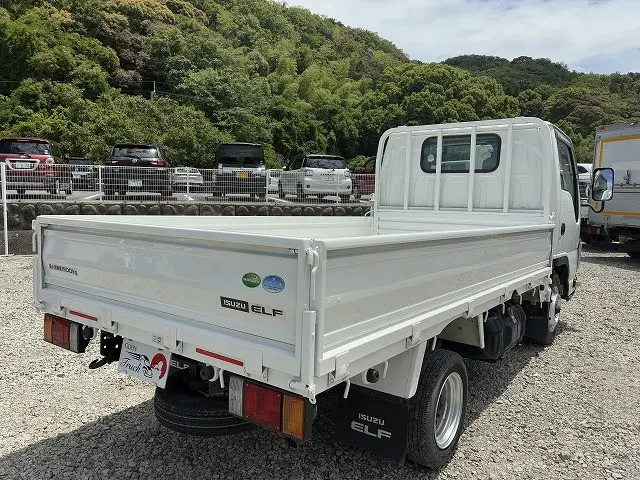 いすゞ エルフ TRG-NHR85A(2WD)の写真31