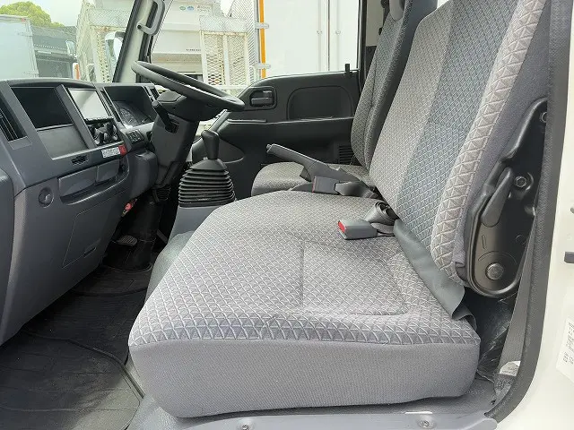 いすゞ エルフ TRG-NHR85A(2WD)の写真33