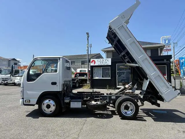 いすゞ エルフ TPG-NKR85AN(2WD)の写真4