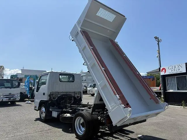 いすゞ エルフ TPG-NKR85AN(2WD)の写真6