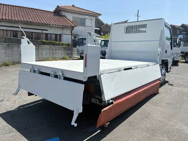 いすゞ エルフ TPG-NKR85AN(2WD)の写真23