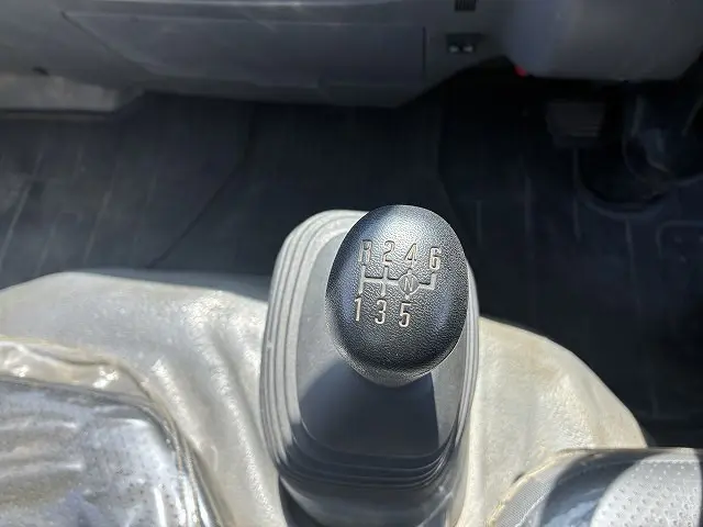 いすゞ エルフ TPG-NKR85AN(2WD)の写真43