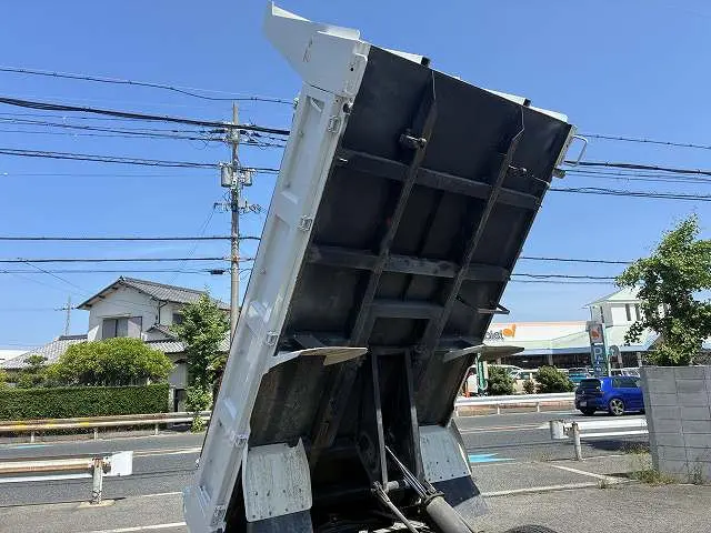 いすゞ エルフ TPG-NKR85AN(2WD)の写真45