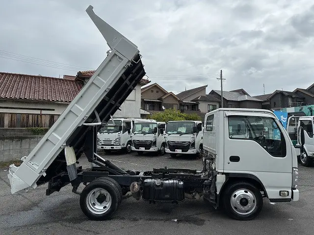 いすゞ エルフ TKG-NJR85AN(2WD)の写真5