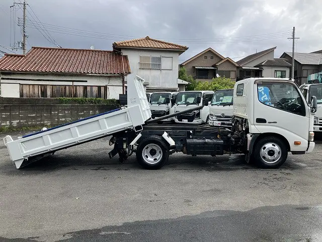日野 デュトロ SKG-XZU620T(2WD)の写真5