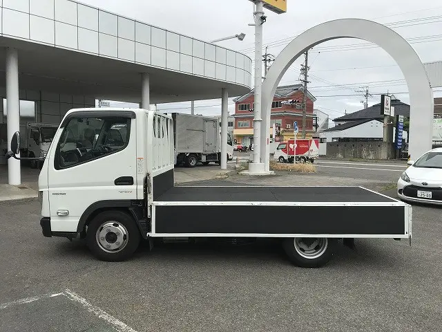 三菱 キャンター 2RG-FBA20(2WD)の写真11