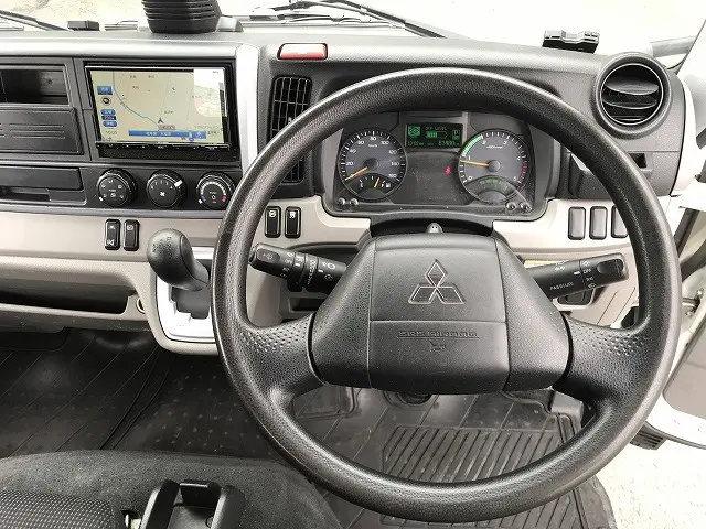 三菱 キャンター 2RG-FBA20(2WD)の写真46