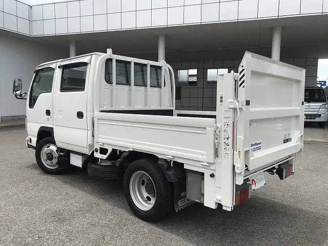 いすゞ エルフ TRG-NJS85A(4WD)の写真4