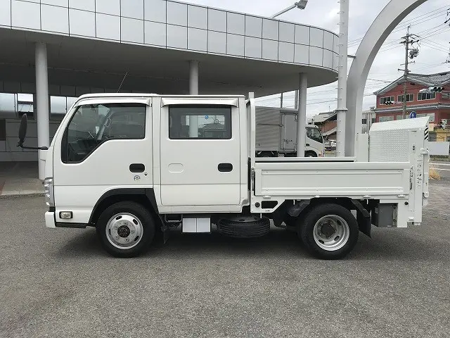 いすゞ エルフ TRG-NJS85A(4WD)の写真7