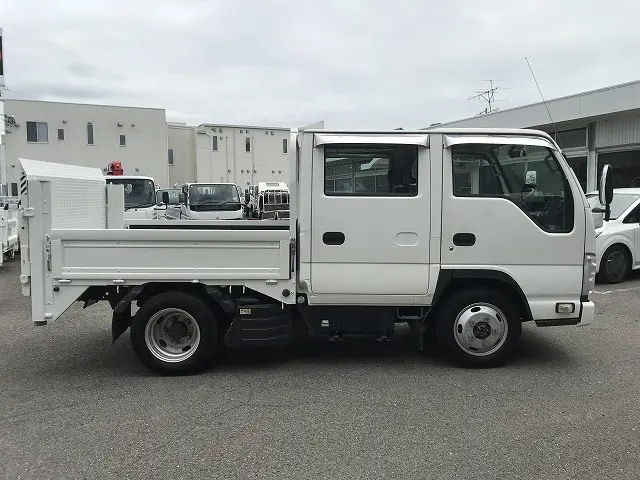 いすゞ エルフ TRG-NJS85A(4WD)の写真8