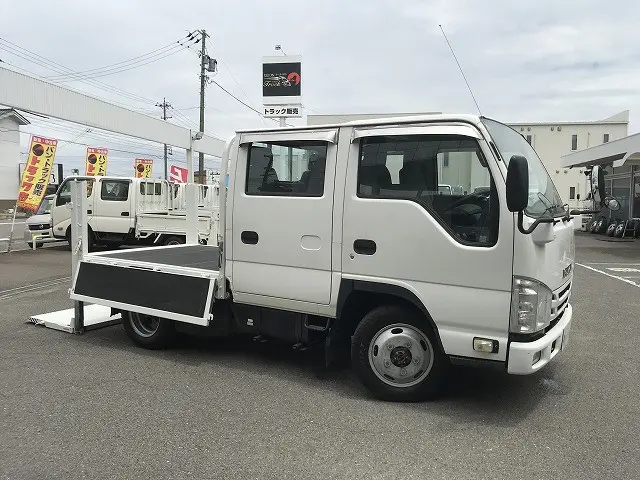 いすゞ エルフ TRG-NJS85A(4WD)の写真10