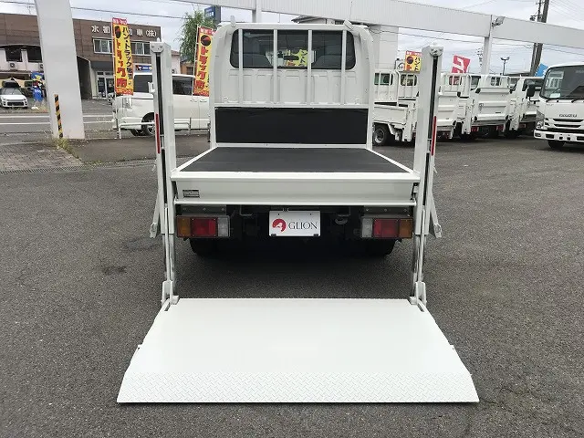 いすゞ エルフ TRG-NJS85A(4WD)の写真12