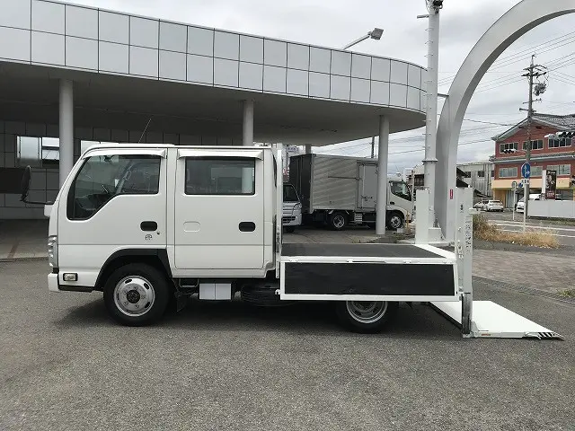 いすゞ エルフ TRG-NJS85A(4WD)の写真14