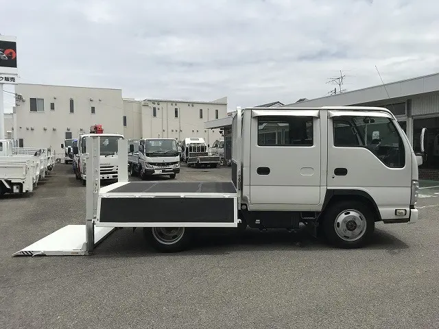 いすゞ エルフ TRG-NJS85A(4WD)の写真15
