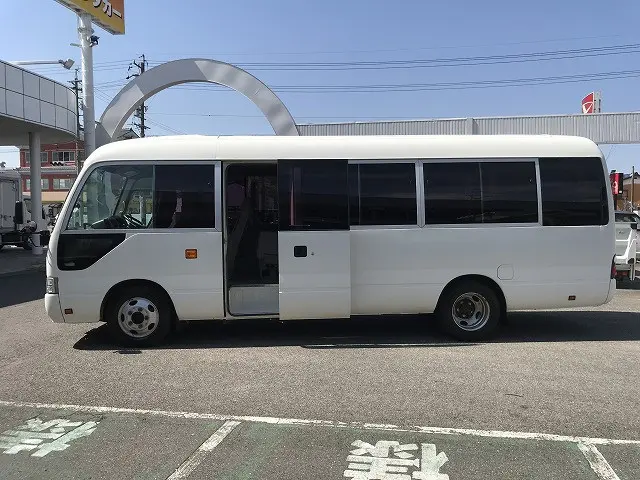 トヨタ コースター SKG-XZB50(2WD)の写真9