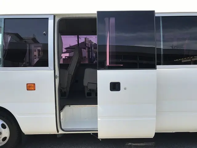 トヨタ コースター SKG-XZB50(2WD)の写真10