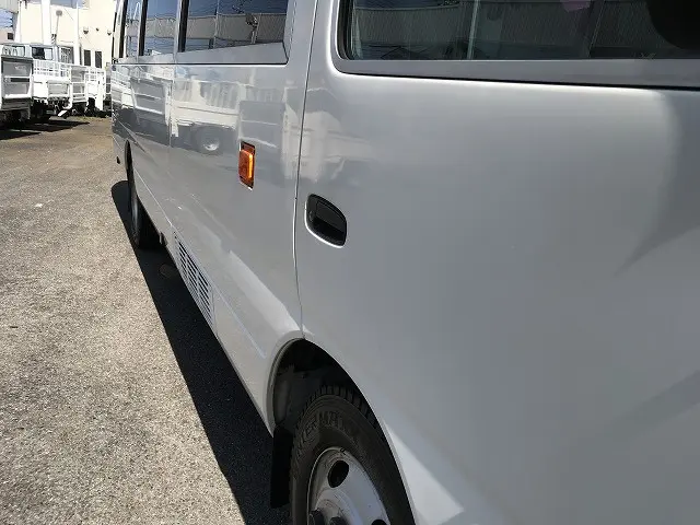 トヨタ コースター SKG-XZB50(2WD)の写真17