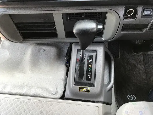 トヨタ コースター SKG-XZB50(2WD)の写真27