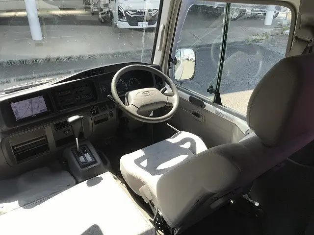 トヨタ コースター SKG-XZB50(2WD)の写真31