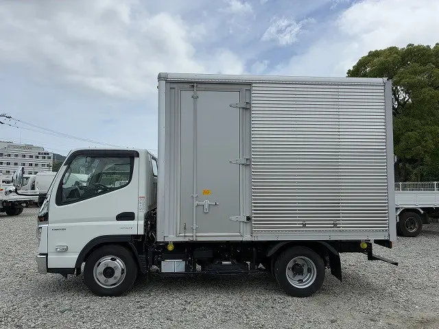 三菱 キャンター 2RG-FBA20(2WD)の写真4