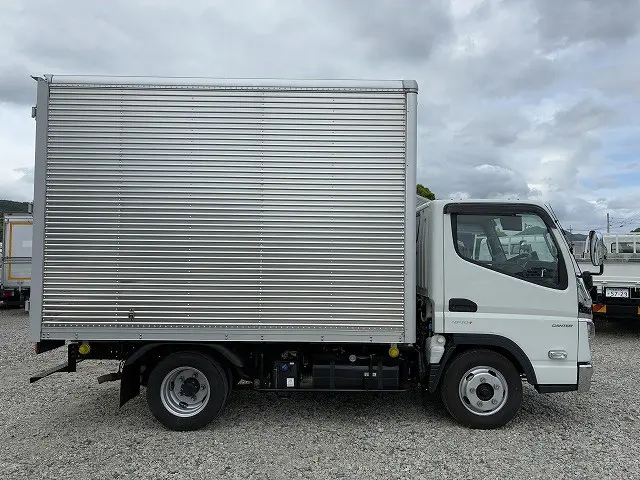 三菱 キャンター 2RG-FBA20(2WD)の写真5