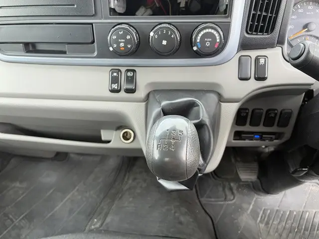 三菱 キャンター 2RG-FBA20(2WD)の写真41