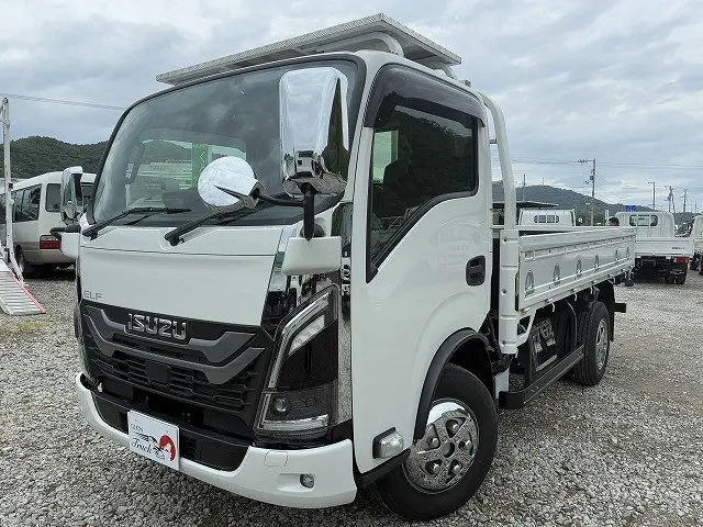 いすゞ エルフ 2GT-NKR88C(2WD)の写真1