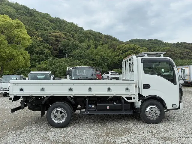 いすゞ エルフ 2GT-NKR88C(2WD)の写真5