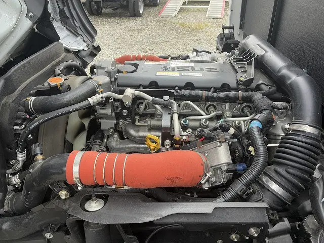 いすゞ エルフ 2GT-NKR88C(2WD)の写真21