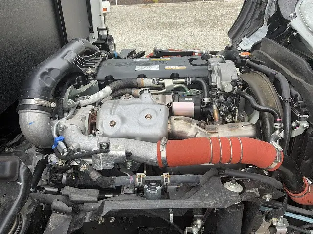 いすゞ エルフ 2GT-NKR88C(2WD)の写真26