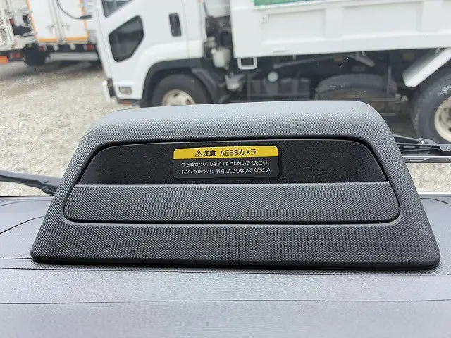 いすゞ エルフ 2GT-NKR88C(2WD)の写真34