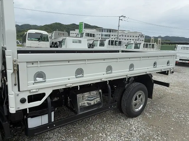 いすゞ エルフ 2GT-NKR88C(2WD)の写真42