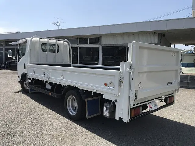いすゞ エルフ SKG-NLR85AR(2WD)の写真4