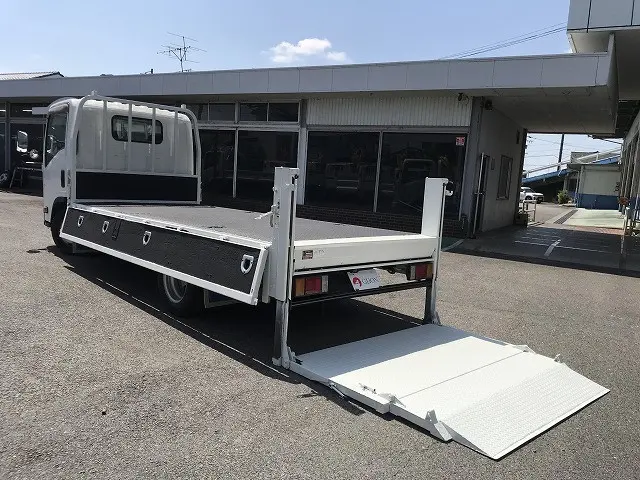 いすゞ エルフ SKG-NLR85AR(2WD)の写真11