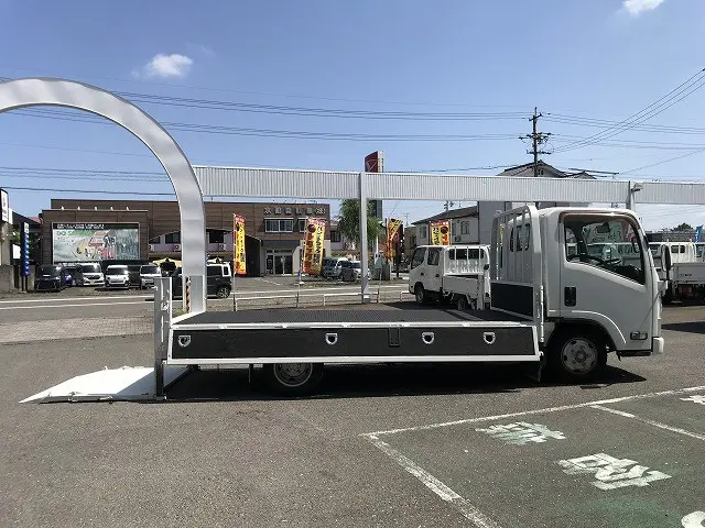 いすゞ エルフ SKG-NLR85AR(2WD)の写真15