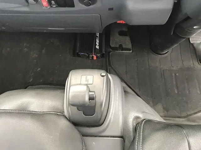 いすゞ エルフ SKG-NLR85AR(2WD)の写真26