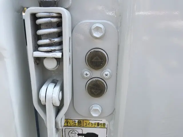 いすゞ エルフ SKG-NLR85AR(2WD)の写真34