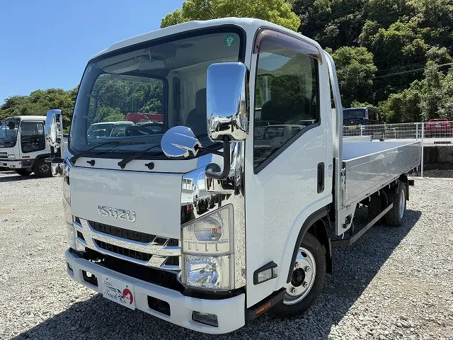 いすゞ エルフ TRG-NLR85AR(2WD)の写真1