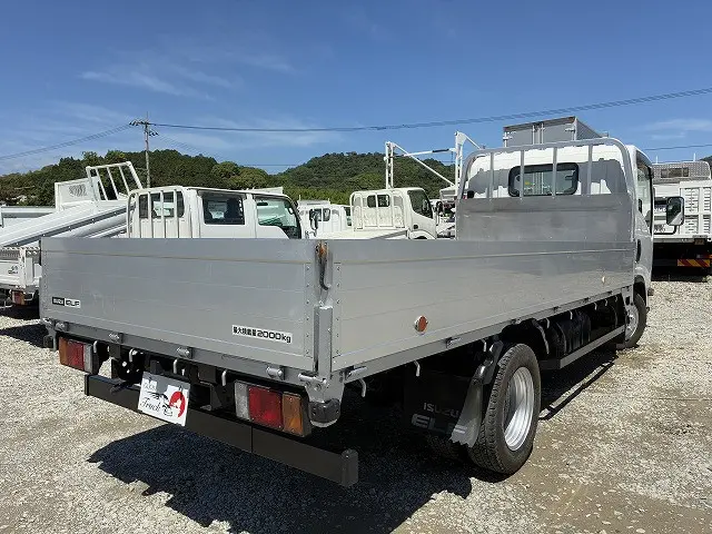 いすゞ エルフ TRG-NLR85AR(2WD)の写真8